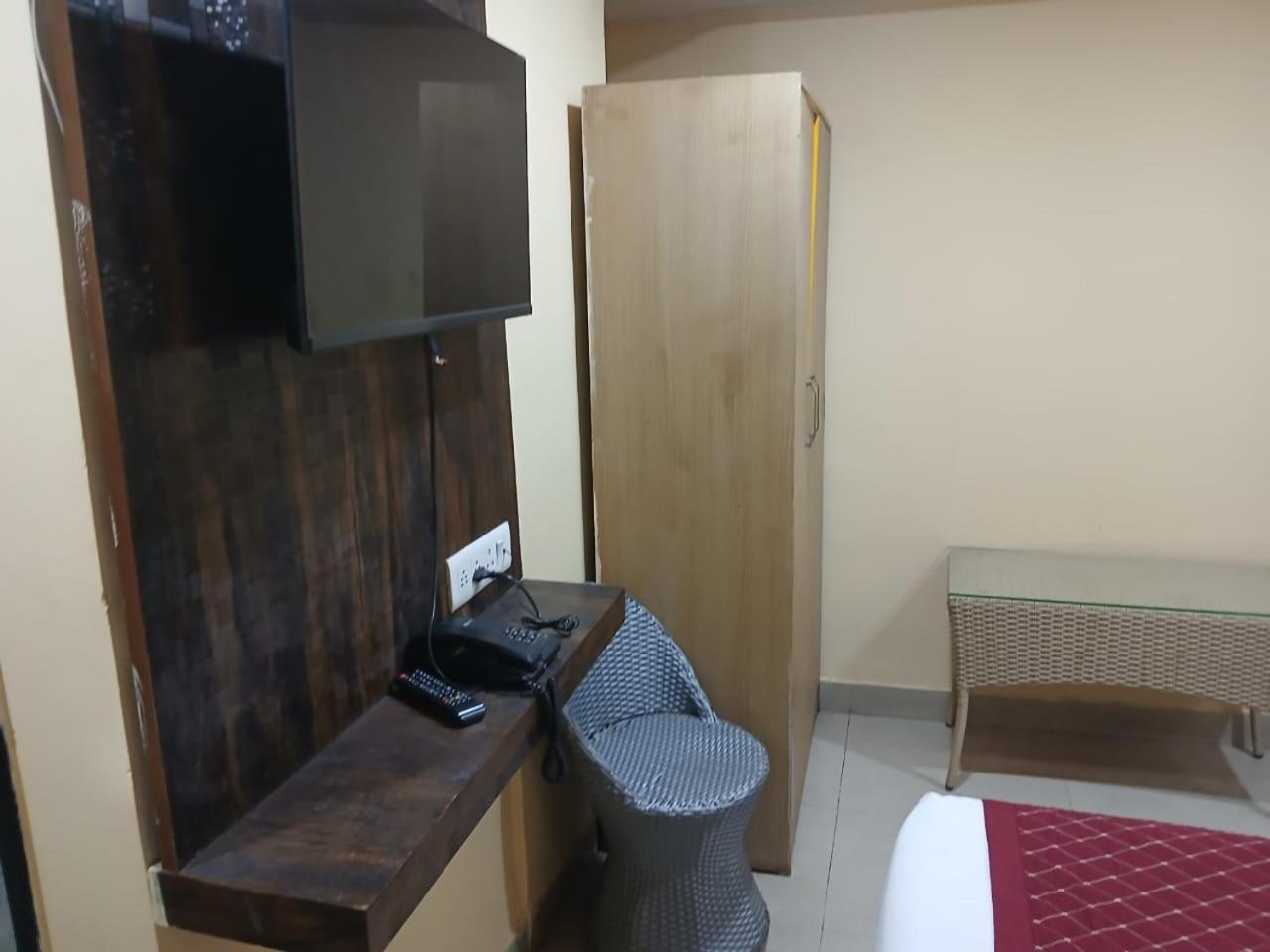 Blossoms Room Holiday Inn- Lakdikapul Hyderabad Exterior foto